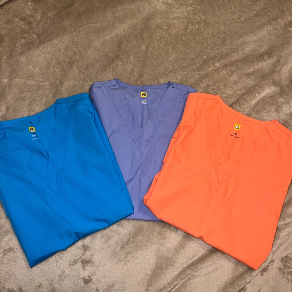 BUNDLE Wink Scrub Tops!!